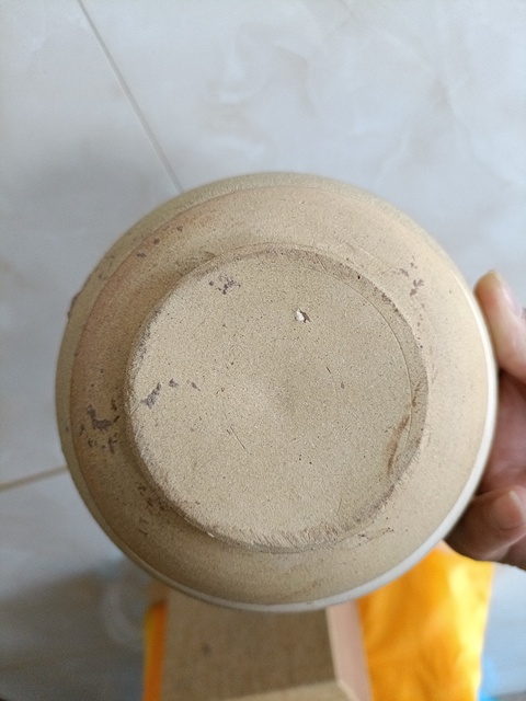古玩陶瓷館藏級唐代青釉內支釘燒平底大賞碗拍賣,當前價格980元