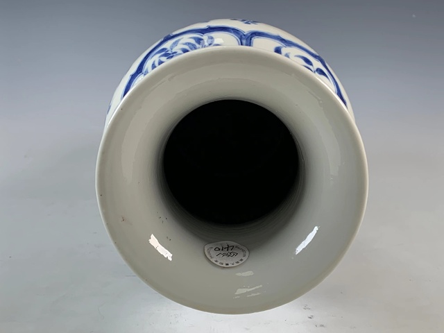 古玩陶瓷清晚期·青花開窗博古花卉人物故事紋筒瓶拍賣,當前價格3996元