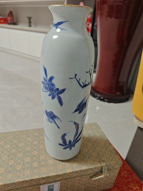 古玩陶瓷花鳥紋青花一筒瓶拍賣,當前價格23000元