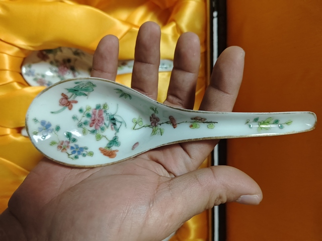古玩陶瓷晚清粉彩湯勺拍賣,當前價格8500元