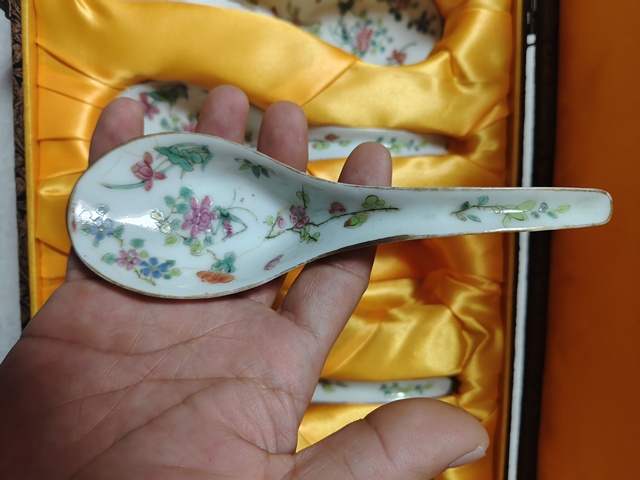 古玩陶瓷晚清粉彩湯勺拍賣,當前價格8500元