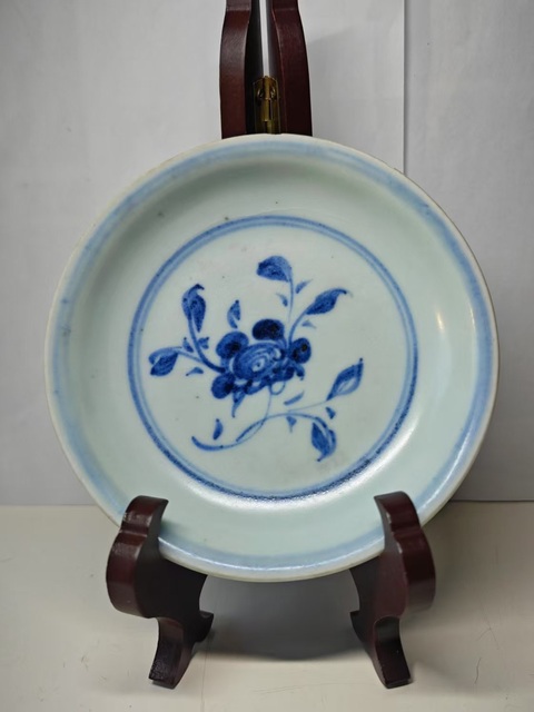 古玩陶瓷明空白期青花折枝花卉紋盤拍賣，當前價格8765元