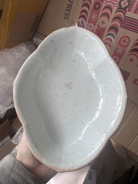 古玩陶瓷粉彩無雙譜人物貢碗拍賣,當(dāng)前價(jià)格2500元