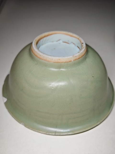 古玩陶瓷明早期翠青釉刻花碗拍賣,當前價格6543元