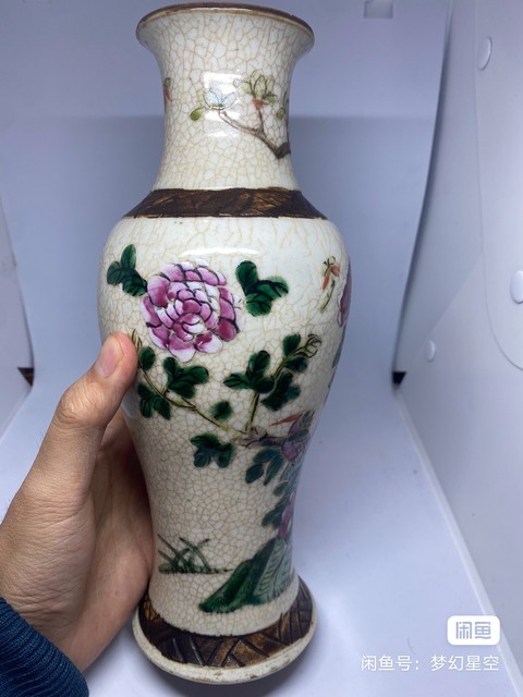 中国古美術 清の時代　哥釉五彩 花鳥文花瓶　高さ30cm 五彩花鳥文方瓶 文化遺産オンライン