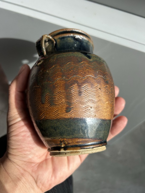 古玩陶瓷明代?雙色釉刻水波紋雙系罐拍賣，當前價格3666元