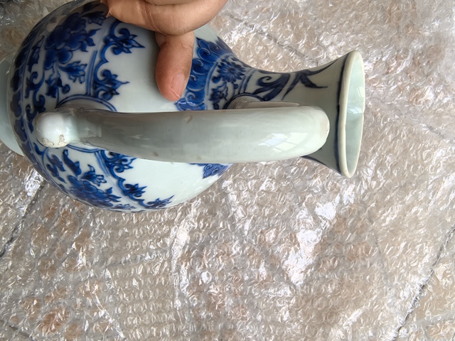 古玩陶瓷明崇禎·青花纏枝花卉紋花澆拍賣，當前價格29800元