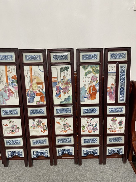 古玩陶瓷清代中期粉彩人物故事紋插屏拍賣,當(dāng)前價(jià)格88888元