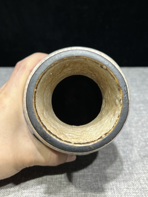 古玩陶瓷清中期寄托成化款哥釉青花加白梅枝耳賞瓶拍賣，當前價格2880元