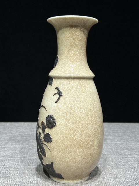 古玩陶瓷哥釉地鐵銹釉花卉紋拍賣,當前價格2000元