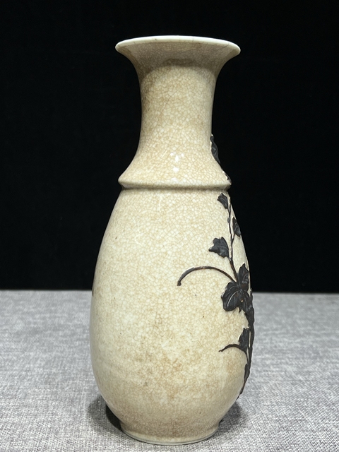 古玩陶瓷哥釉地鐵銹釉花卉紋拍賣,當前價格2000元