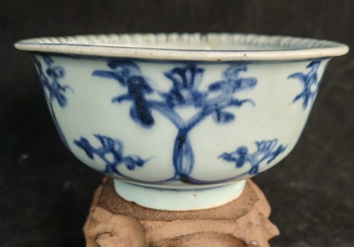 古玩陶瓷明空白期青花十字杵紋墩式碗拍賣,當(dāng)前價(jià)格6789元