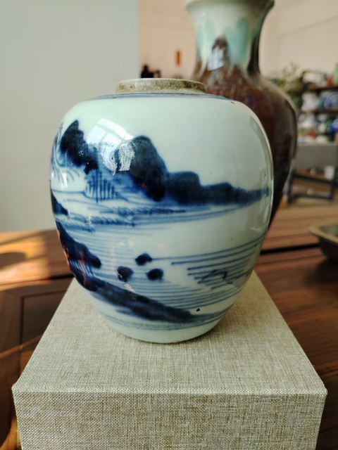 古玩陶瓷（全品）清三代乾隆青花山水人物罐拍賣，當(dāng)前價(jià)格2000元