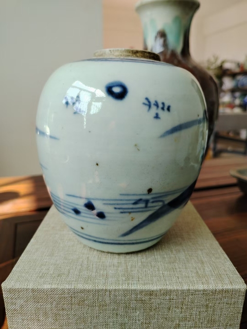 古玩陶瓷（全品）清三代乾隆青花山水人物罐拍賣，當(dāng)前價(jià)格2000元