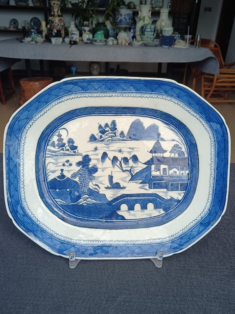 古玩陶瓷（全品）清三代乾隆青花山水庭臺超大盤長38cm，寬31cm拍賣，當前價格3988元