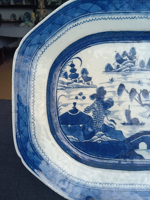 古玩陶瓷（全品）清三代乾隆青花山水庭臺超大盤長38cm，寬31cm拍賣，當前價格3988元