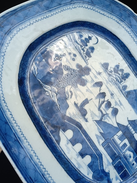 古玩陶瓷（全品）清三代乾隆青花山水庭臺超大盤長38cm，寬31cm拍賣，當前價格3988元