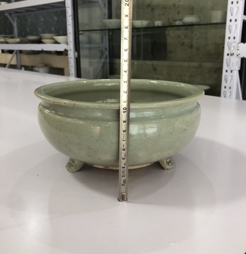 古玩陶瓷明，龍泉窯青釉獸足爐拍賣，當前價格4000元