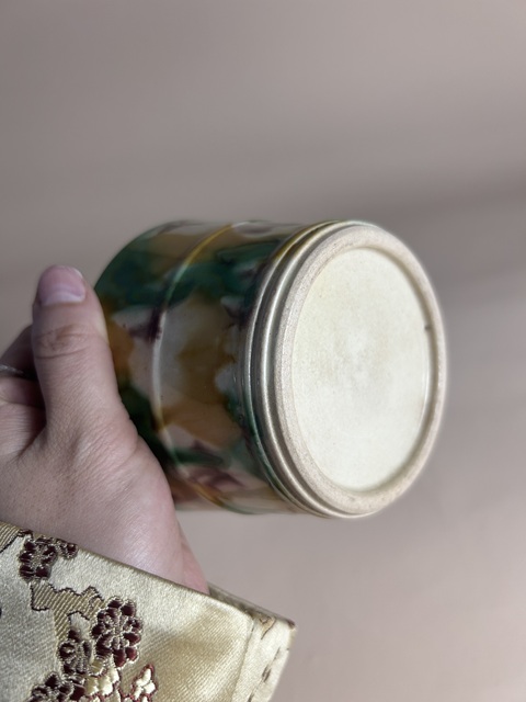 古玩陶瓷素三彩弦紋蓋缸拍賣,當前價格1500元