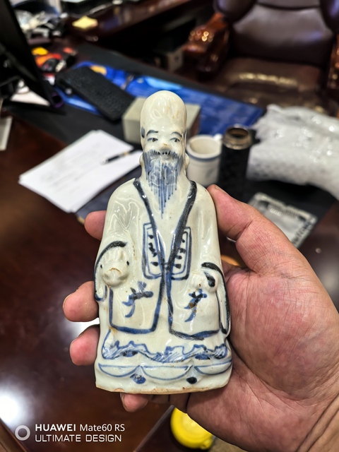 古玩陶瓷明中晚青花南極仙翁坐像拍賣,當前價格32000元