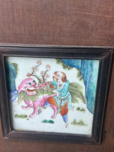 古玩陶瓷嘉慶粉彩蠻人獻寶瓷板掛屏拍賣，當前價格28888元