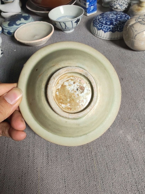 古玩陶瓷元,龍泉青瓷折沿盤拍賣,當前價格6900元