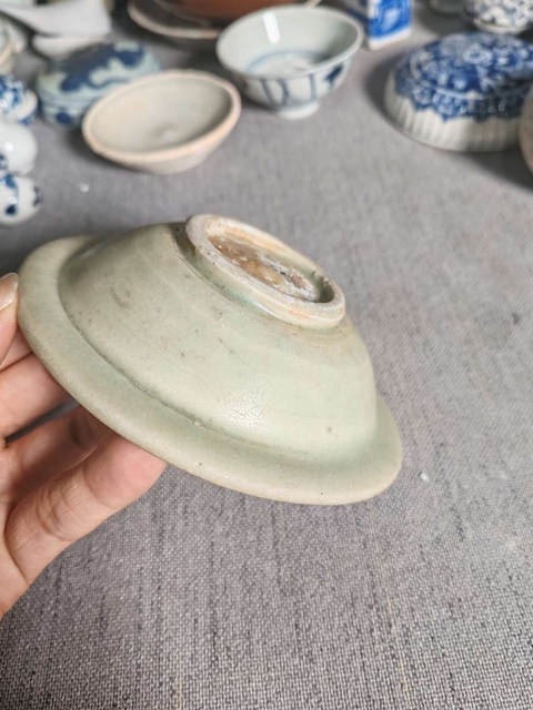 古玩陶瓷元,龍泉青瓷折沿盤拍賣,當前價格6900元