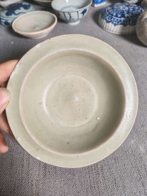 古玩陶瓷元,龍泉青瓷折沿盤拍賣,當前價格6900元