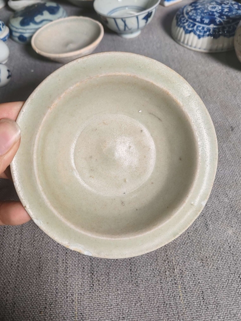 古玩陶瓷元,龍泉青瓷折沿盤拍賣,當前價格6900元