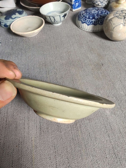 古玩陶瓷元,龍泉青瓷折沿盤拍賣,當前價格6900元