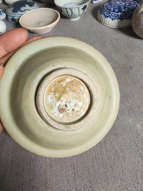 古玩陶瓷元,龍泉青瓷折沿盤拍賣,當前價格6900元