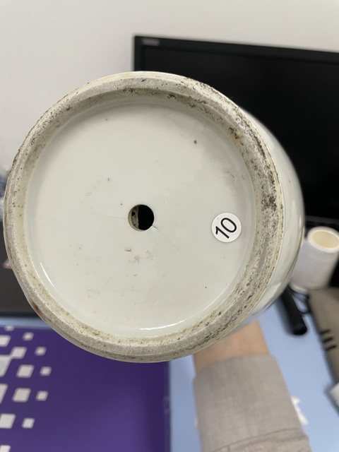 古玩陶瓷清晚期·粉彩西廂記紋撇口瓶拍賣，當前價格5800元