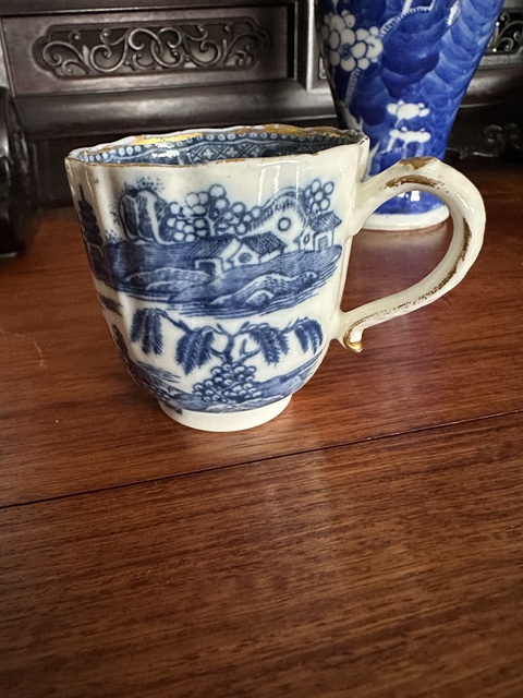 古玩陶瓷青花亭臺樓閣山水紋手把杯拍賣,當前價格1280元