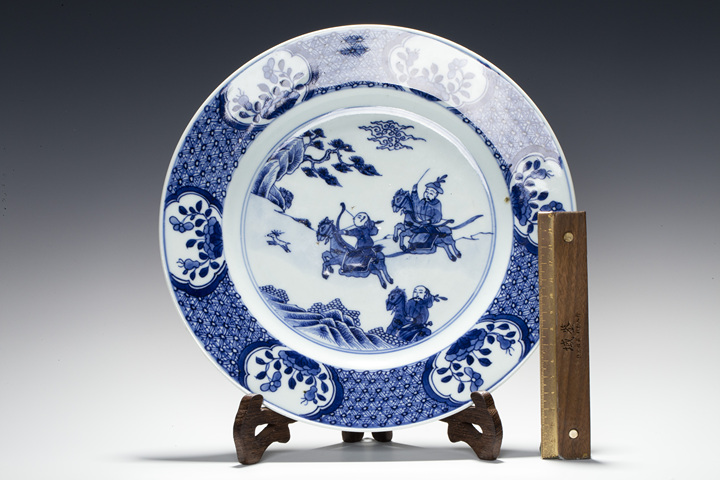 古玩陶瓷清康熙·青花狩獵圖折沿盤一對真品鑒賞圖