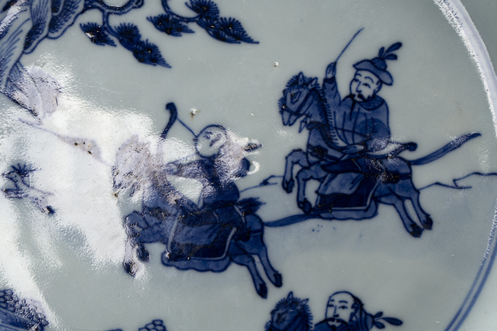 古玩陶瓷清康熙·青花狩獵圖折沿盤一對真品鑒賞圖