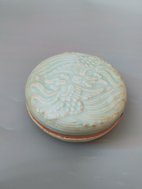 古玩陶瓷南宋湖田窯雙鳳紋粉盒拍賣,當前價格2800元