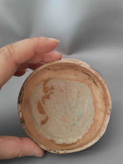 古玩陶瓷南宋湖田窯雙鳳紋粉盒拍賣,當前價格2800元