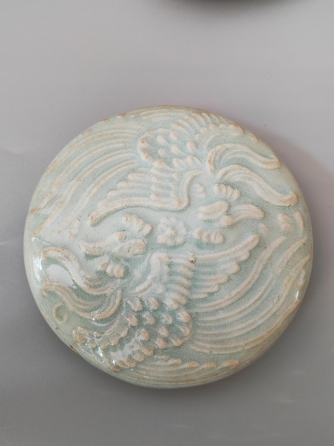 古玩陶瓷南宋湖田窯雙鳳紋粉盒拍賣,當前價格2800元