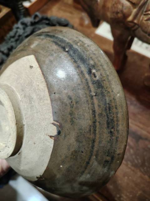 古玩陶瓷澀圈圈足疊燒工藝褐釉碗真品鑒賞圖