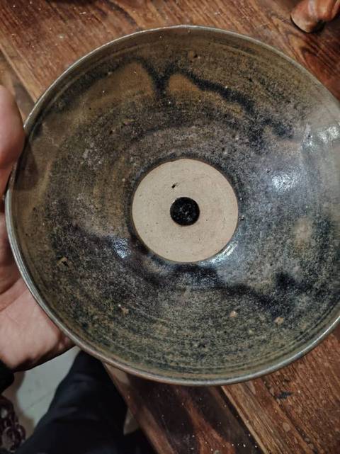古玩陶瓷澀圈圈足疊燒工藝褐釉碗真品鑒賞圖