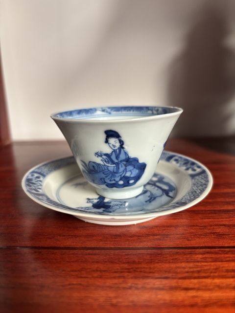 古玩陶瓷康熙·青花三娘教子紋杯碟一套真品鑒賞圖