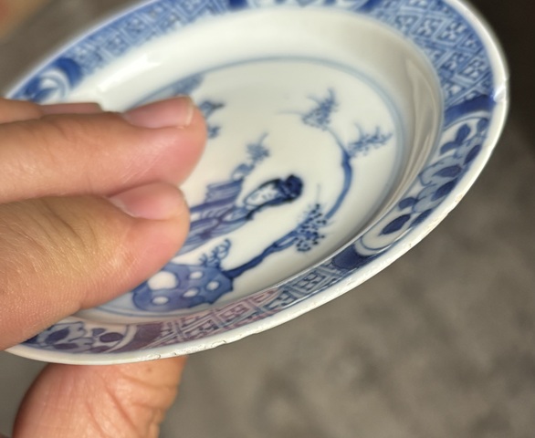 古玩陶瓷康熙·青花三娘教子紋杯碟一套真品鑒賞圖