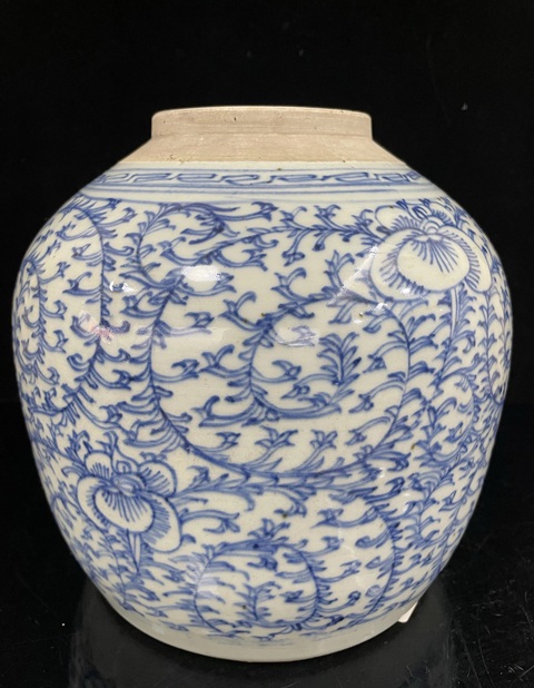 古玩陶瓷青花纏枝花卉紋罐拍賣,當前價格1588元