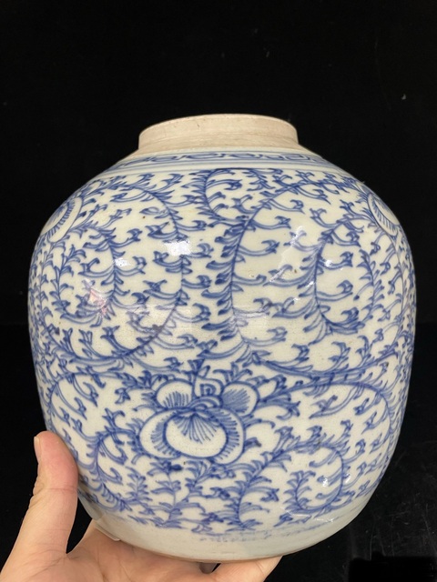 古玩陶瓷青花纏枝花卉紋罐拍賣,當前價格1588元