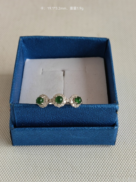 古玩玉器天然翡翠鑲嵌戒指拍賣,當前價格298元