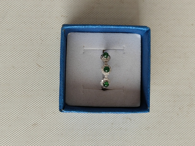 古玩玉器天然翡翠鑲嵌戒指拍賣,當前價格298元