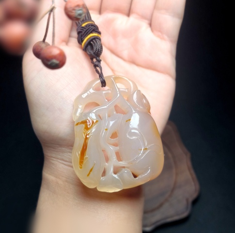 古玩玉器收藏級清代瑪瑙雕“瓜果墜”拍賣，當前價格25000元
