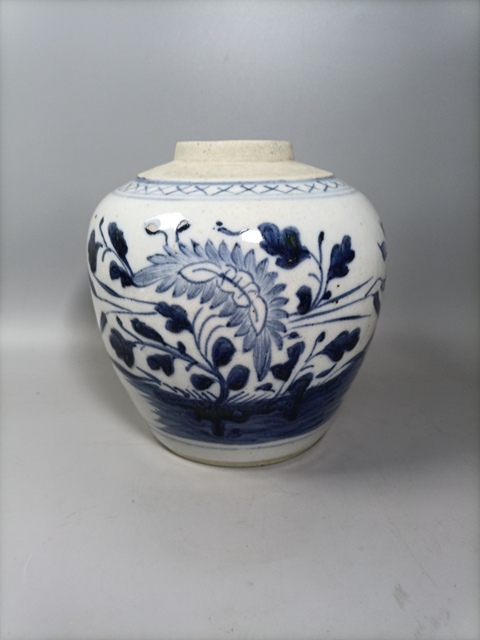 古玩陶瓷清中期青花花卉紋罐拍賣，當(dāng)前價(jià)格980元