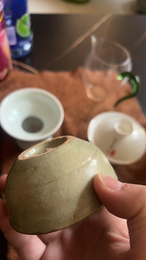 古玩陶瓷明早期龍泉窯青釉臥足杯拍賣，當前價格150元