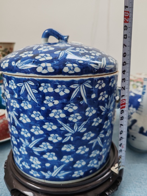 古玩陶瓷清中期青花留白冰梅花卉紋竹節罐拍賣，當前價格2080元